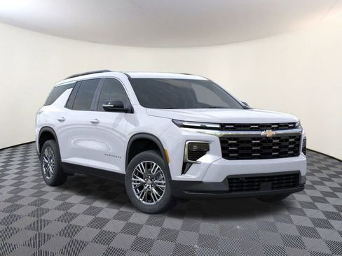 New 2026 Chevrolet Traverse LT w/ Driver Confidence Package image 1