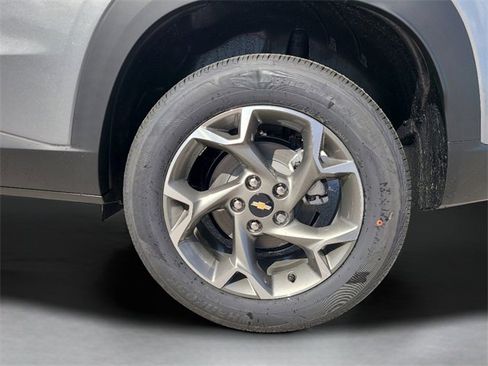 New 2026 Chevrolet Trax LT image 12
