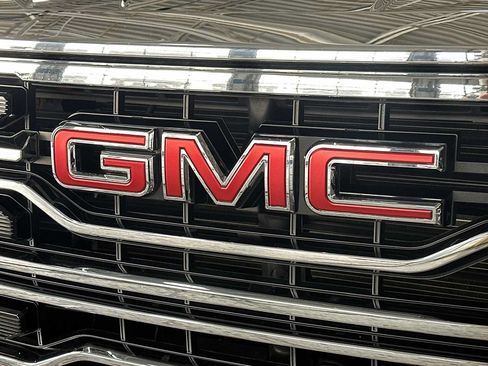Certified 2024 GMC Sierra 1500 SLT w/ X31 Off-Road Package AWD/4WD image 12