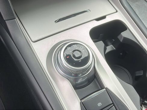 Used 2021 Ford Explorer XLT image 19