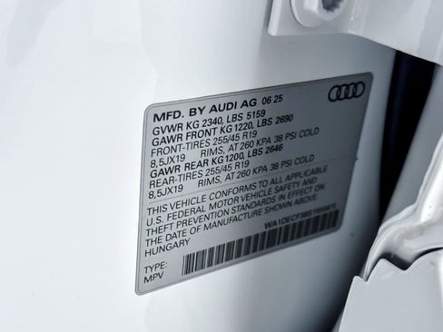 Certified 2025 Audi Q3 2.0T Premium w/ Convenience Package AWD/4WD image 28