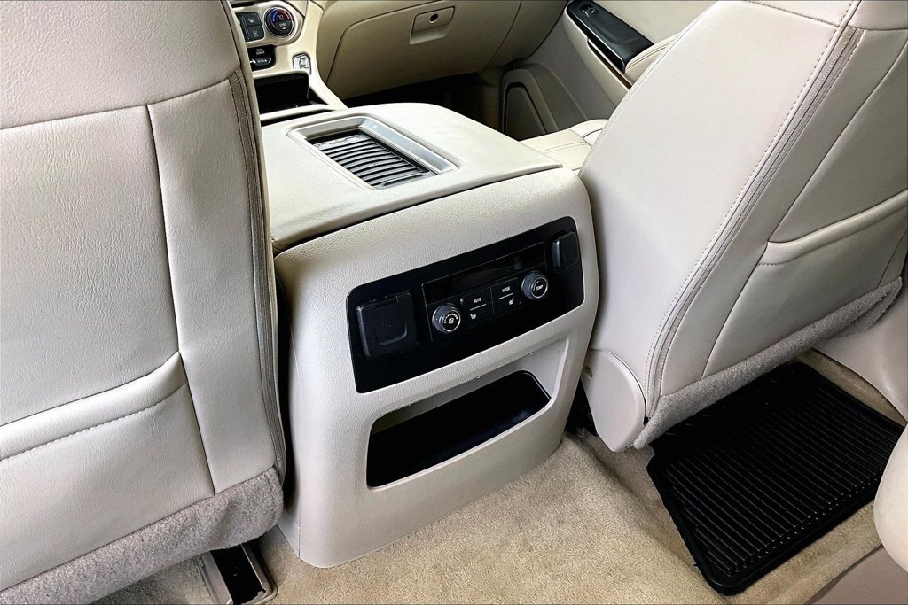 Used 2017 GMC Yukon Denali AWD/4WD image 7
