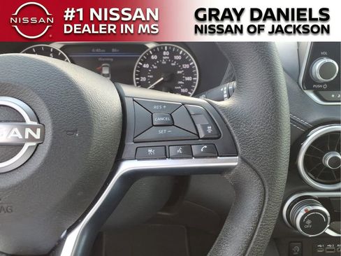 Used 2024 Nissan Sentra SV FWD image 17