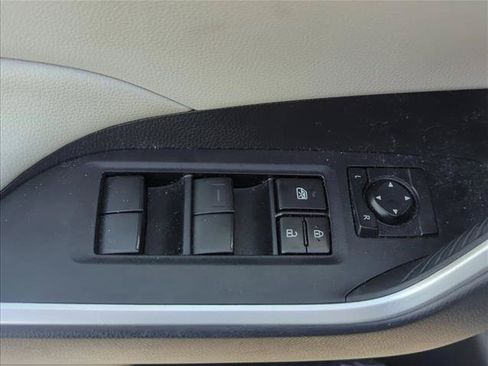 Certified 2021 Toyota RAV4 XLE FWD image 9