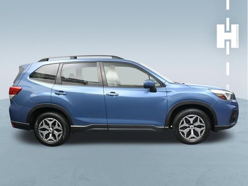 Used 2019 Subaru Forester Premium image 3