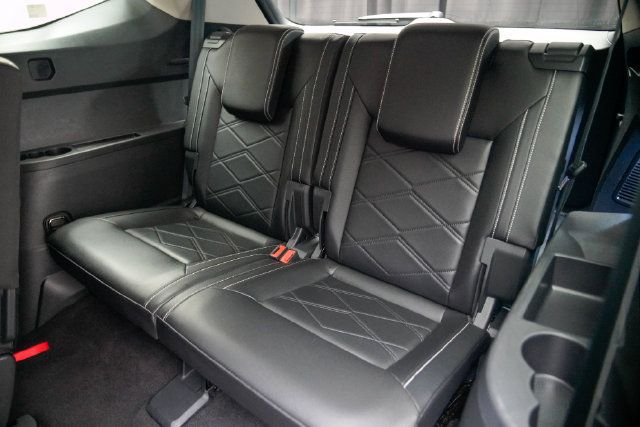 Used 2024 Volkswagen Atlas SE AWD/4WD image 14