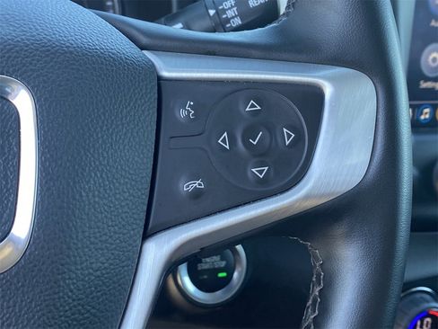 Used 2024 GMC Terrain SLT image 32