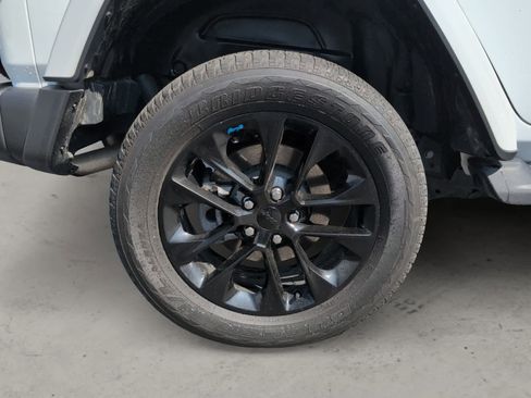 Used 2023 Jeep Wrangler Sahara w/ Cold Weather Group image 12