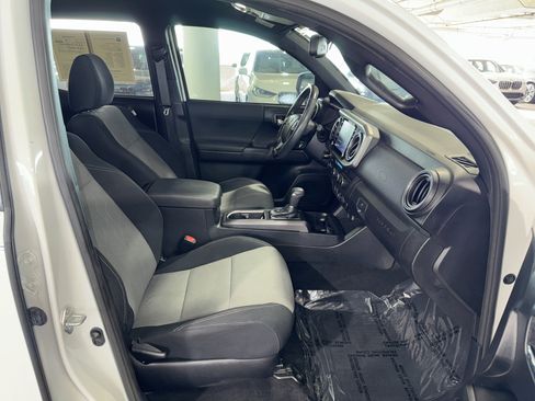 Used 2021 Toyota Tacoma TRD Sport RWD image 10