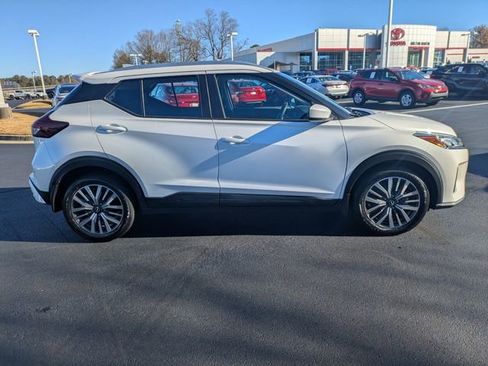 Used 2022 Nissan Kicks SV w/ Interior Electronics Package image 3