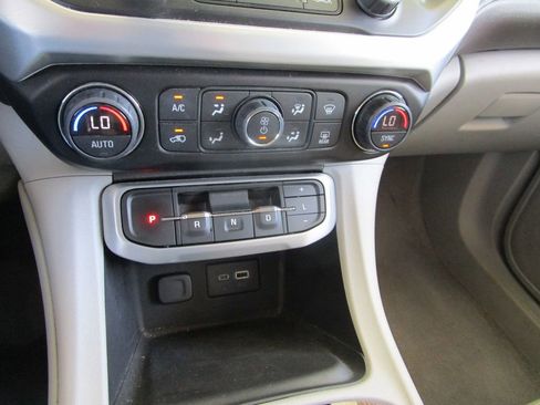 Used 2021 GMC Acadia SLE w/ Driver Convenience Package image 40