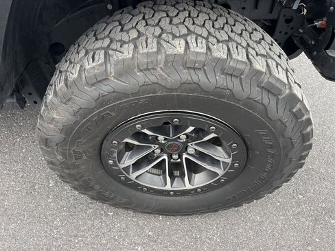 Used 2024 Jeep Wrangler Unlimited Rubicon image 4