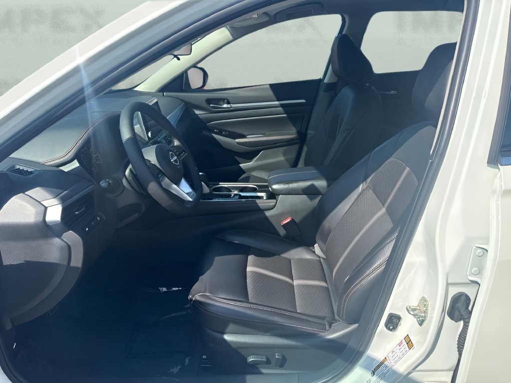 Used 2025 Nissan Altima 2.5 SR FWD image 6