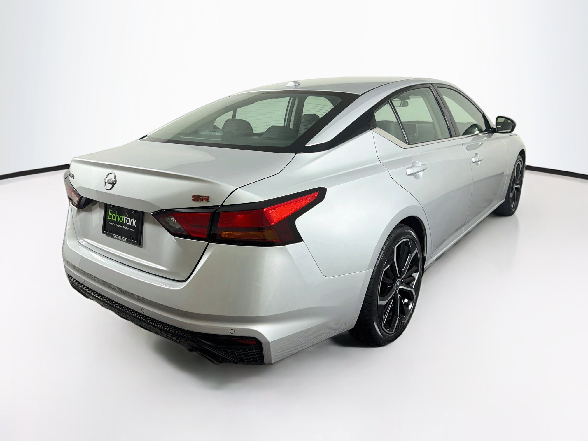 Used 2024 Nissan Altima 2.5 SR FWD image 9