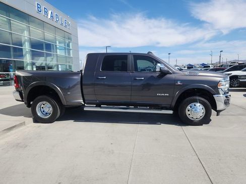 Used 2022 RAM 3500 Laramie AWD/4WD image 4
