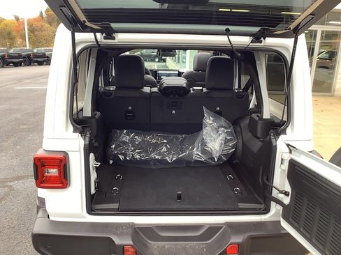New 2026 Jeep Wrangler Unlimited Sahara image 6