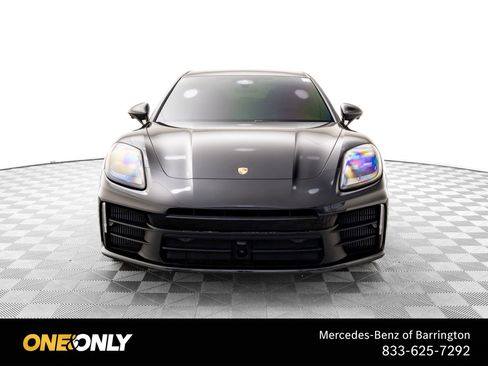 Used 2024 Porsche Panamera image 8