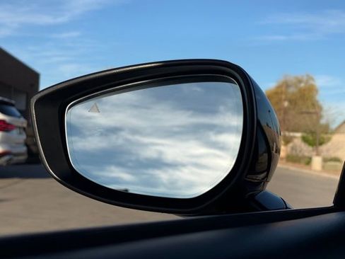 Used 2024 MAZDA MAZDA3 Hatchback w/Premium Plus Pkg image 6