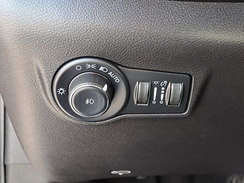 Used 2023 Jeep Compass Altitude image 29