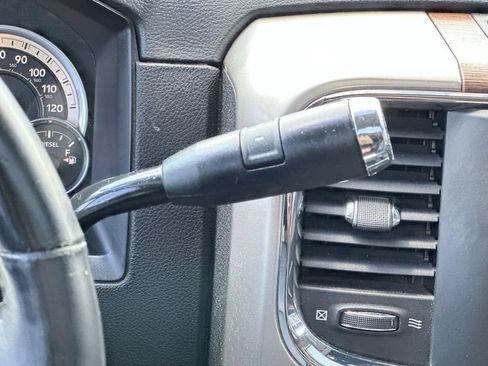 Used 2014 RAM 2500 Laramie w/ Convenience Group AWD/4WD image 21
