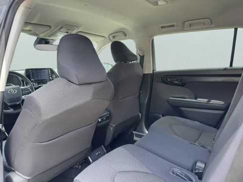 Used 2020 Toyota Highlander L image 38