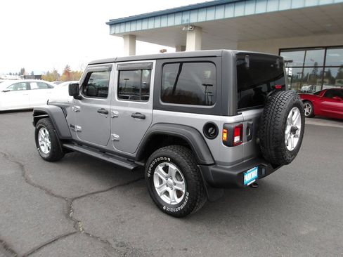 Used 2021 Jeep Wrangler Unlimited Sport w/ Cold Weather Group AWD/4WD image 3