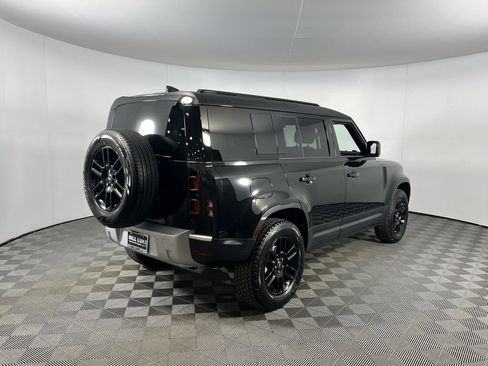 Used 2025 Land Rover Defender 110 S image 4