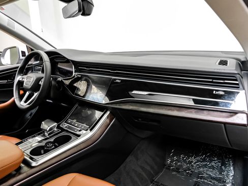 Used 2022 Audi Q8 Premium Plus w/ Premium Plus Package image 17