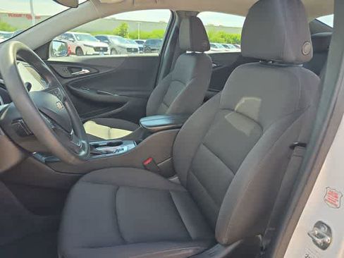 Used 2023 Chevrolet Malibu LT FWD image 17