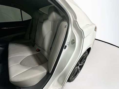 Used 2020 Toyota Camry SE FWD image 25