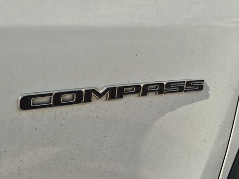 Used 2020 Jeep Compass Latitude AWD/4WD image 29