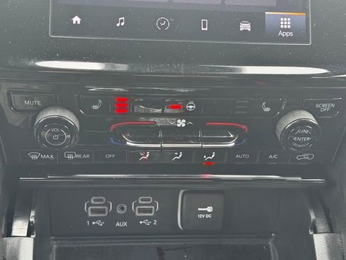 Certified 2025 Jeep Grand Cherokee Altitude image 38