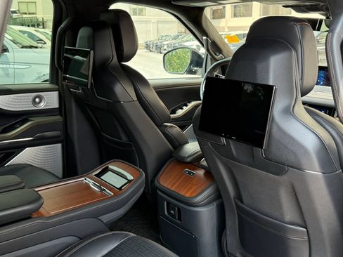 Used 2025 Lincoln Navigator L Black Label AWD/4WD image 19