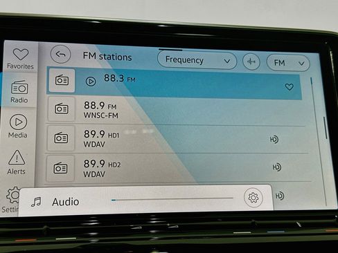 Used 2025 Volkswagen Atlas SE AWD/4WD image 21
