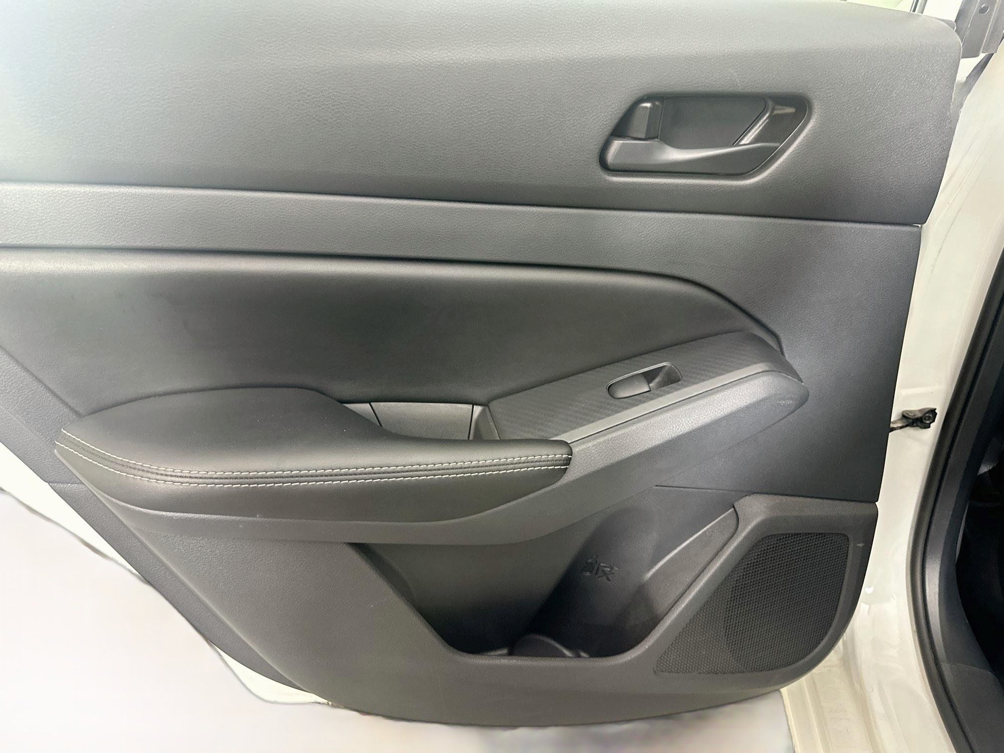 Used 2025 Nissan Altima 2.5 SV FWD image 25