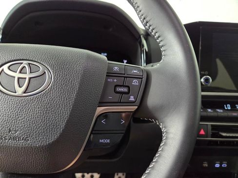 Used 2025 Toyota Camry SE w/ Convenience Package FWD image 16