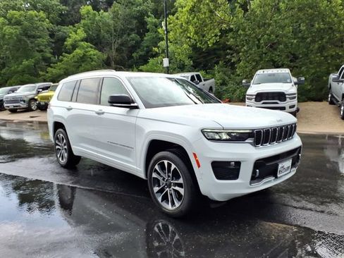 Used 2025 Jeep Grand Cherokee L Overland w/ Luxury Tech Group IV AWD/4WD image 22