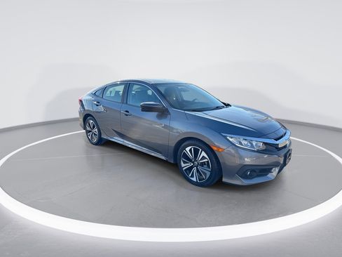 Used 2018 Honda Civic EX-T image 2