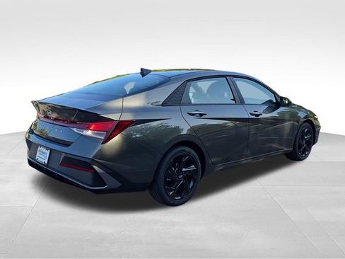 New 2026 Hyundai Elantra SEL Sport FWD image 5