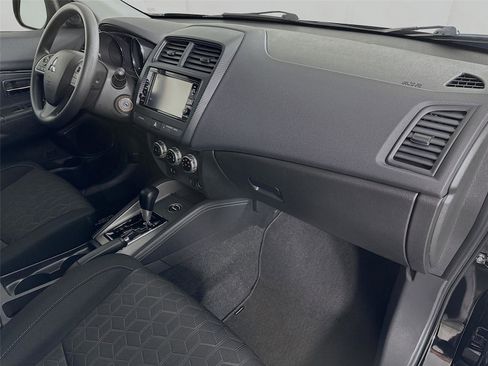 Used 2025 Mitsubishi Outlander Sport ES image 27