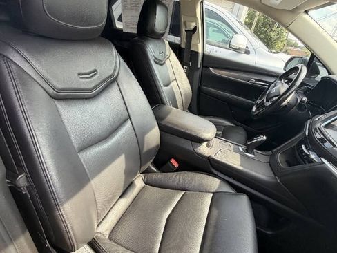 Used 2019 Cadillac XT5 Luxury w/ LPO, Radiant Package FWD image 19