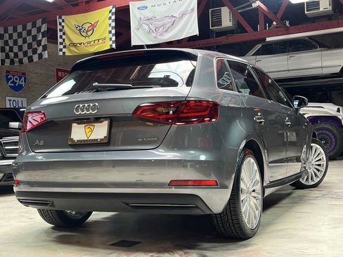 Used 2016 Audi A3 e-tron Premium Plus w/ Premium Plus Package FWD image 2