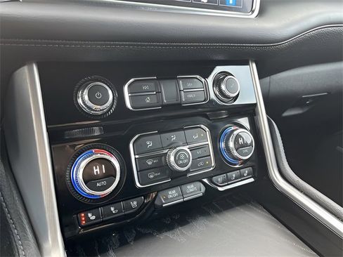 Used 2021 GMC Yukon Denali image 20