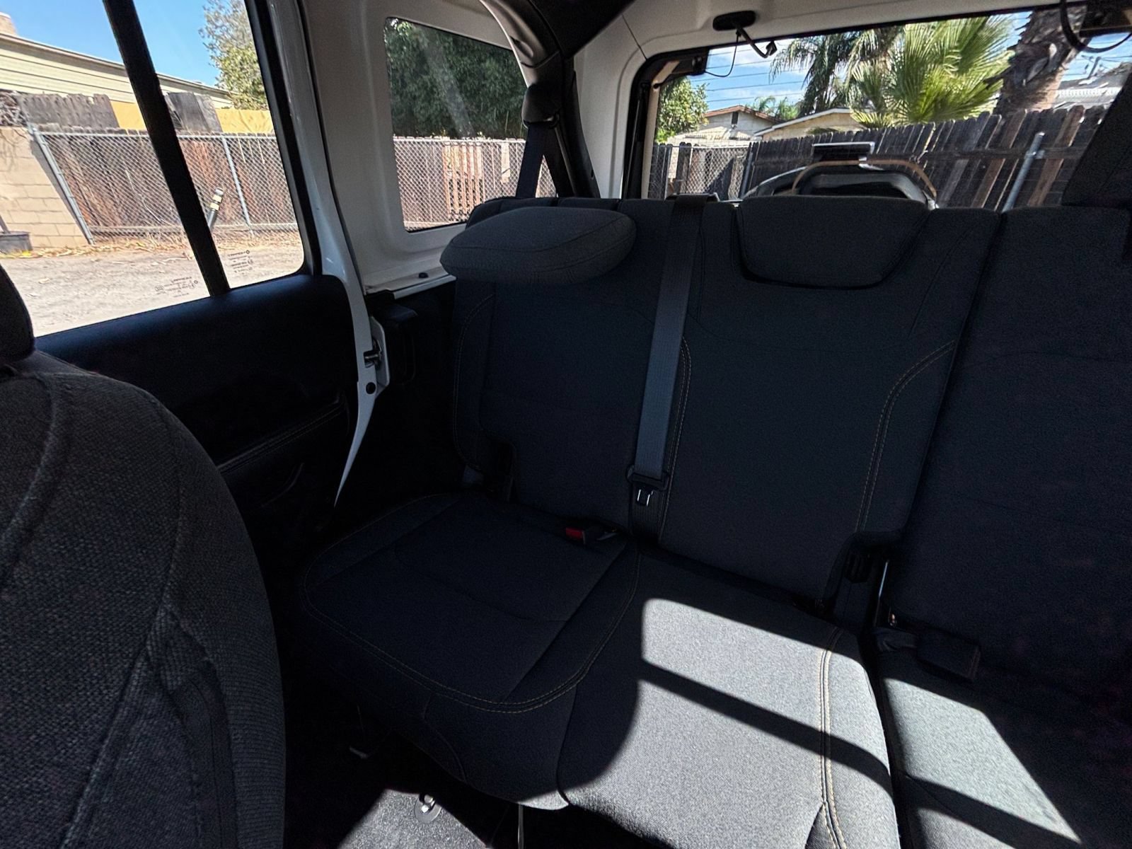 Used 2025 Jeep Wrangler Unlimited Sahara AWD/4WD image 38