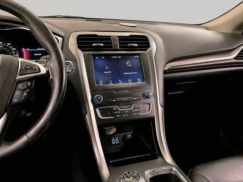 Used 2019 Ford Fusion SEL FWD image 7