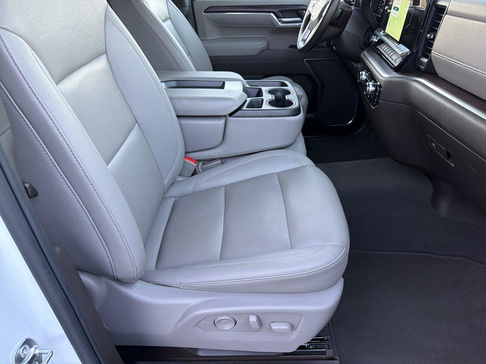 Used 2025 GMC Sierra 1500 SLT AWD/4WD image 11
