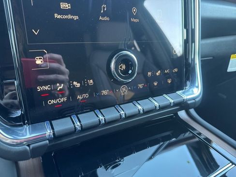 New 2026 GMC Yukon Denali w/ Denali Reserve Package AWD/4WD image 34