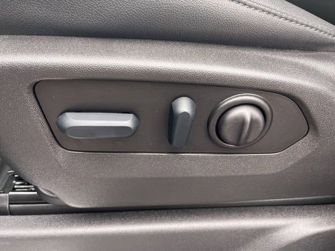 Used 2022 Chevrolet Silverado 1500 LTZ w/ LTZ Premium Package image 19