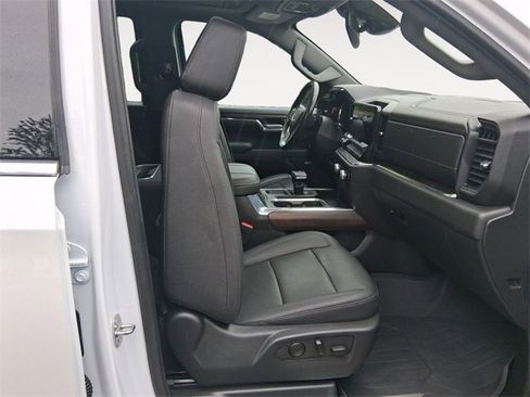 Used 2023 GMC Sierra 1500 SLT image 15