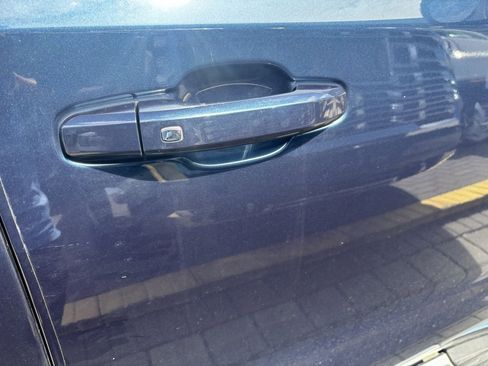 Used 2022 Chevrolet Silverado 1500 RST image 11